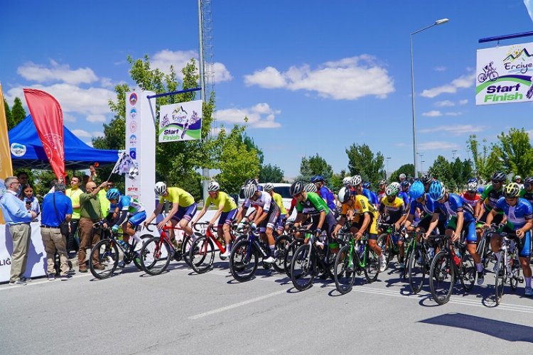 Kayseri Erciyes’te uluslararası bisiklet yarışları devam ediyor