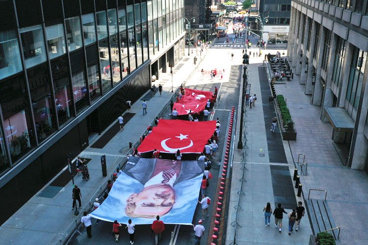 New York'ta 'Türk Günü' yürüyüşü