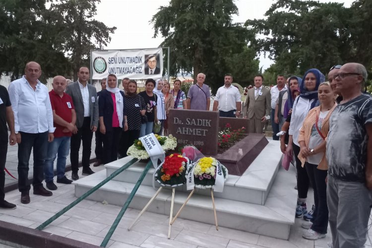 Ata topraklarının sembol ismi Dr. Sadık Ahmet’i dualarla anıldı