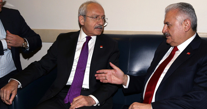 Başbakan Yıldırım ve Kılıçdaroğlu'ndan Meclis'te Sürpriz Görüşme!