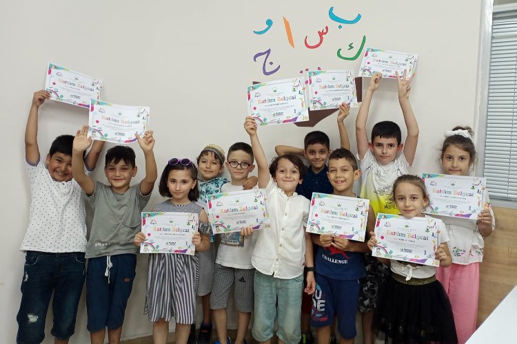 Bursa Osmangazi Bilgi Evleri'nde çocuklar geleceğe hazırlanıyor
