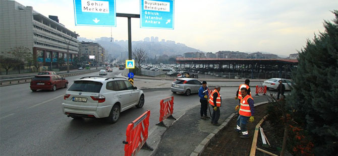 Carrefour Köprüsünde Trafiğin kilit noktasında İstanbul yönüne dönüş genişletildi