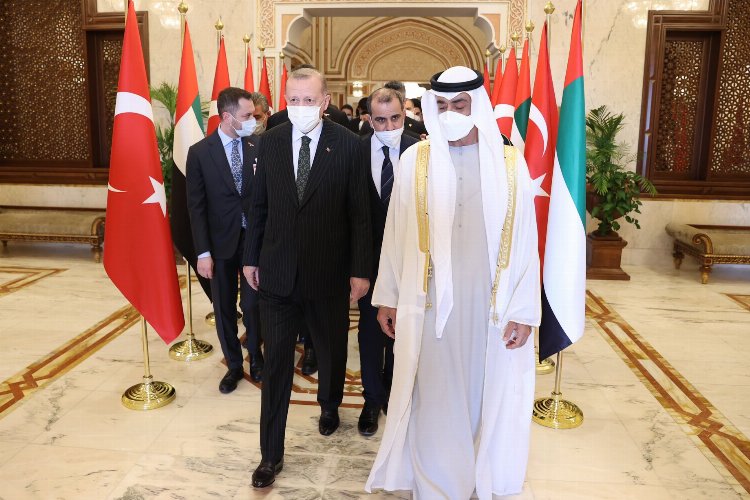 Cumhurbaşkanı Erdoğan BAE'de resmi törenle karşılandı