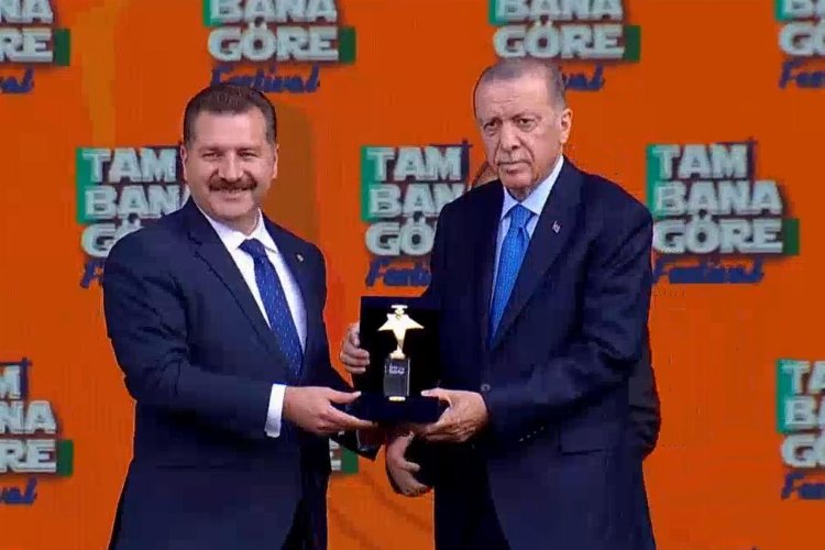 Erdoğan'dan Balıkesir Başkanı'na 'Genç Belediye Ödülü'