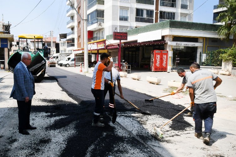 İzmir Karabağlar'ı asfaltlamaya devam