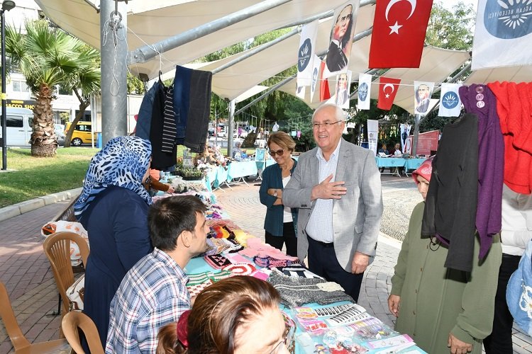 İzmir Karabağlar'da sokaktaki canlar için sergi