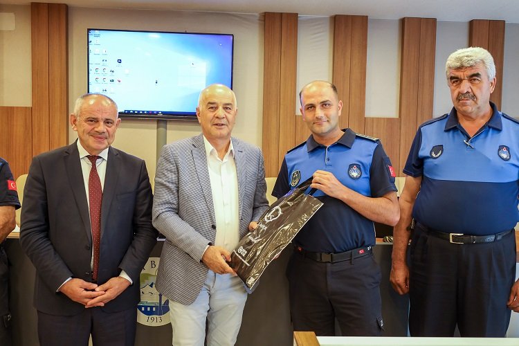 Kayseri'nin Yahyalı Belediye Başkanı Esat Öztürk zabıtayı ağırladı