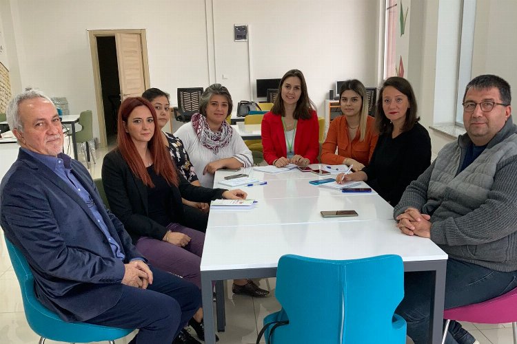 Kocaeli'de İzmit Belediyesi ve AÇEV ortaklığında babalar bilgileniyor