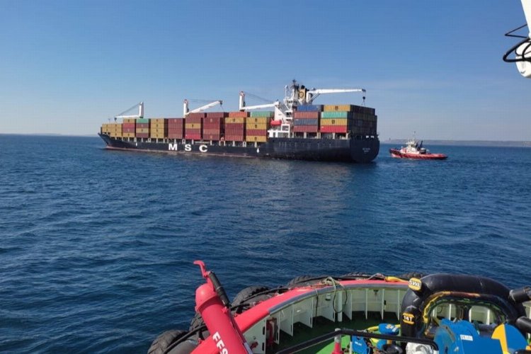 Konteyner gemisi Çanakkale açıklarında arızalandı