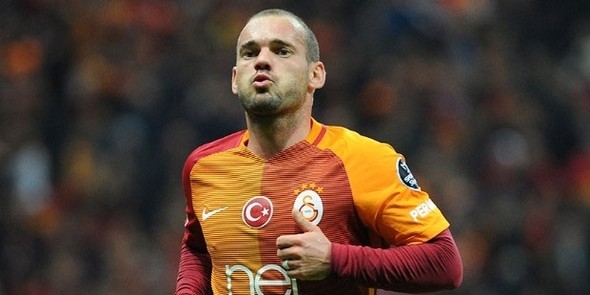 Şaşırtan Sneijder kararı! Taraftar yıkılacak...