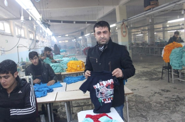 Tekstil Fabrikasına 2 Bin TL'ye Çalışacak İşçi Bulunamıyor