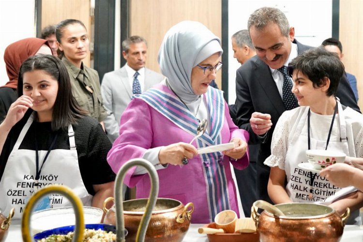Türkiye'de yetişkin engellilere için ilk halk eğitimi merkezi açıldı